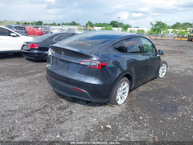 2024 TESLA MODEL Y 7SAYGAEE8RF059937 Photo 3