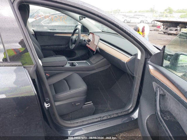 2024 TESLA MODEL Y 7SAYGAEE8RF059937 Photo 4