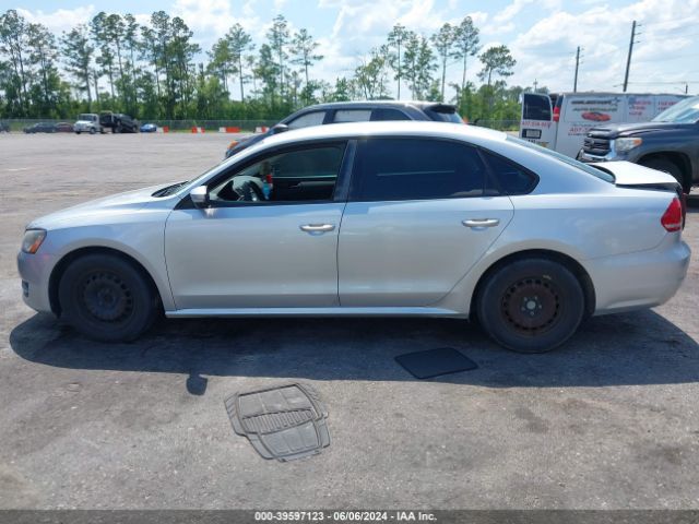 1VWAP7A30EC011889 Volkswagen Passat 2.5l S