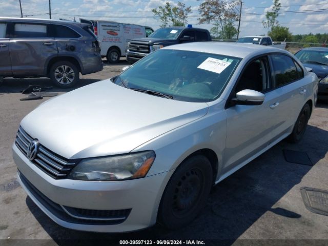 1VWAP7A30EC011889 Volkswagen Passat 2.5l S