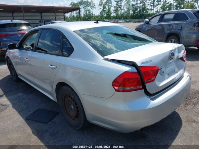 1VWAP7A30EC011889 Volkswagen Passat 2.5l S