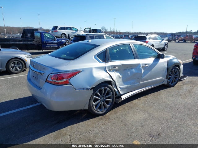 Nissan Altima 2.5 S 2015 1N4AL3AP5FN356227 Image 4