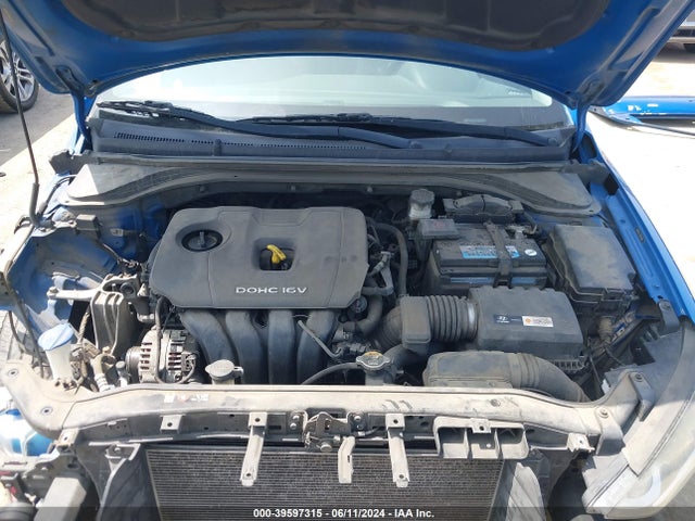 Hyundai Elantra Limited 2017 5NPD84LF7HH013389 Image 10