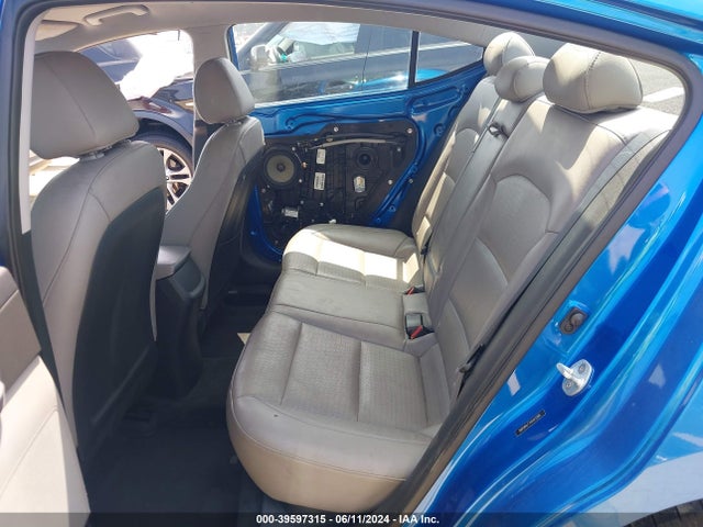 Hyundai Elantra Limited 2017 5NPD84LF7HH013389 Image 8
