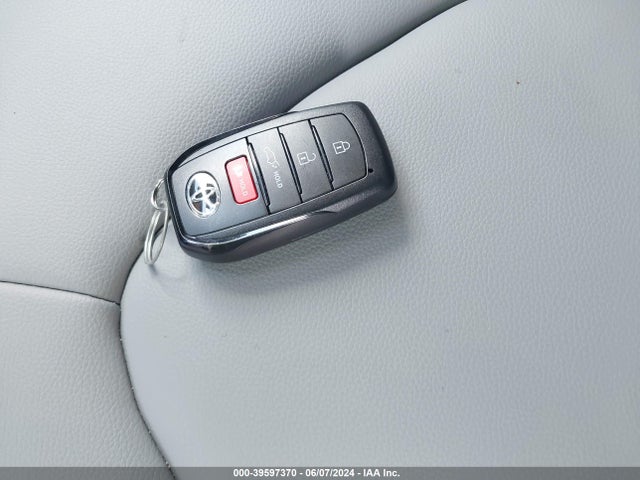 Toyota Highlander Xle 2024 5TDKDRAH7RS052872 Image 11