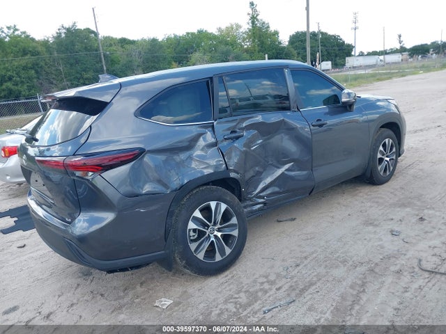 Toyota Highlander Xle 2024 5TDKDRAH7RS052872 Image 4