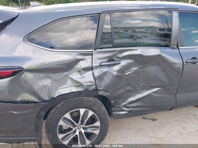 Toyota Highlander Xle 2024 5TDKDRAH7RS052872 Image 6