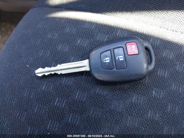 JTKKUPB49E1045695 Scion XD