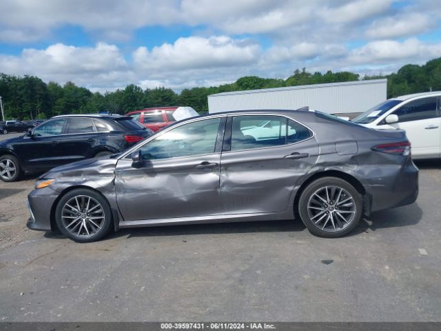 4T1F11AK6MU540105 Toyota CAMRY XLE