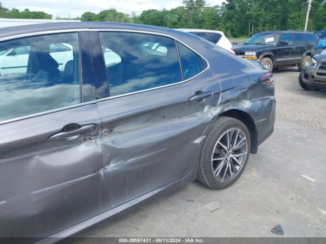 4T1F11AK6MU540105 Toyota CAMRY XLE