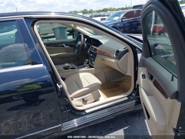 WDDGF4HB1EA965368 Mercedes-Benz C 250 Luxury/sport