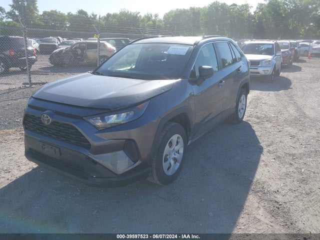 Toyota RAV4 LE 2019 JTMH1RFV1KD032331 Image 2
