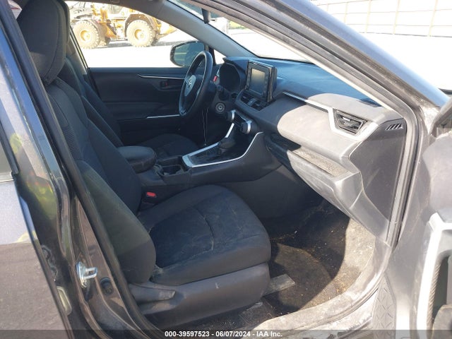Toyota RAV4 LE 2019 JTMH1RFV1KD032331 Image 5