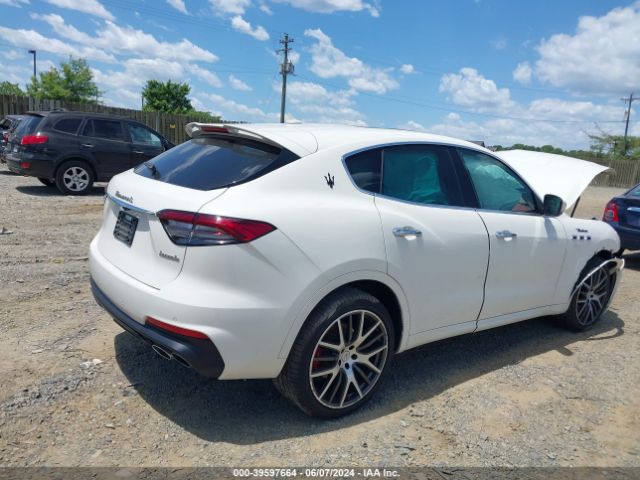 ZN661YUM3NX400439 Maserati Levante Modena