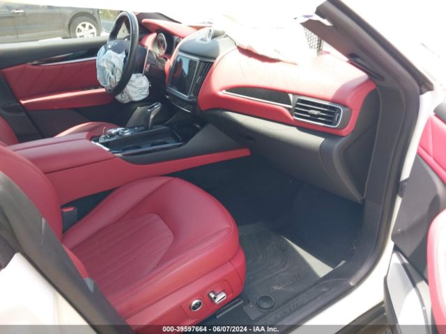 ZN661YUM3NX400439 Maserati Levante Modena