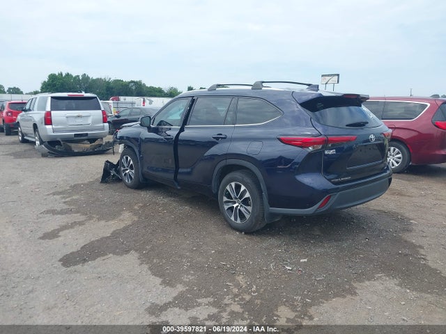Toyota Highlander Xle 2021 5TDGZRAH1MS535712 Image 3