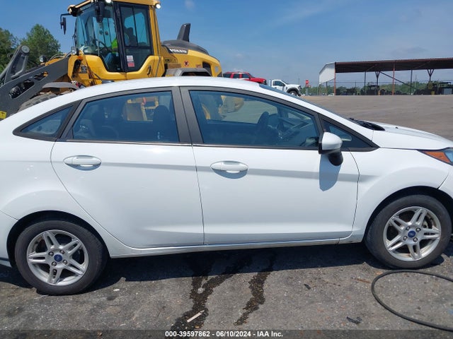 Ford FIESTA SE 2018 3FADP4BJ1JM138466 Image 13
