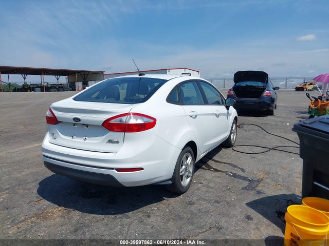 Ford FIESTA SE 2018 3FADP4BJ1JM138466 Image 4