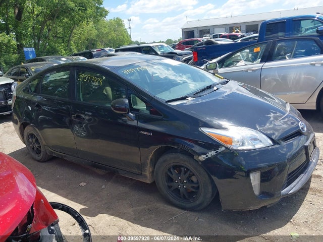 Toyota Prius Two 2015 JTDKN3DU5F1873786 Image 13