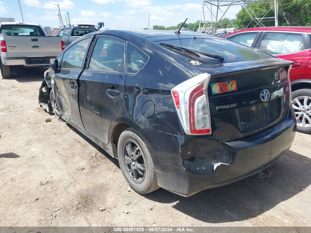 Toyota Prius Two 2015 JTDKN3DU5F1873786 Image 3