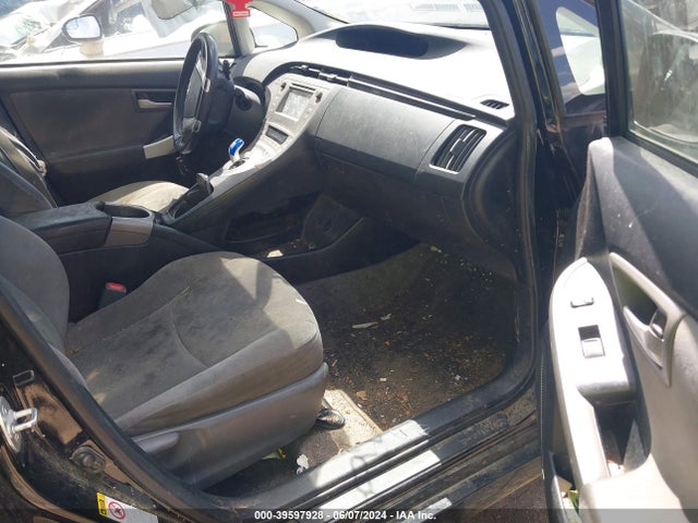 Toyota Prius Two 2015 JTDKN3DU5F1873786 Image 5