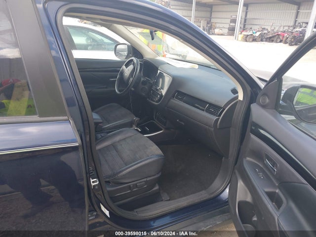 JA4AD3A32KZ005843 Mitsubishi Outlander Se