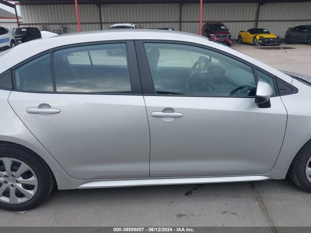 Toyota COROLLA LE 2022 5YFEPMAEXNP341521 Image 13