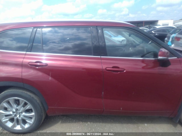 Toyota Highlander Limited 2023 5TDKDRAH5PS020404 Image 13