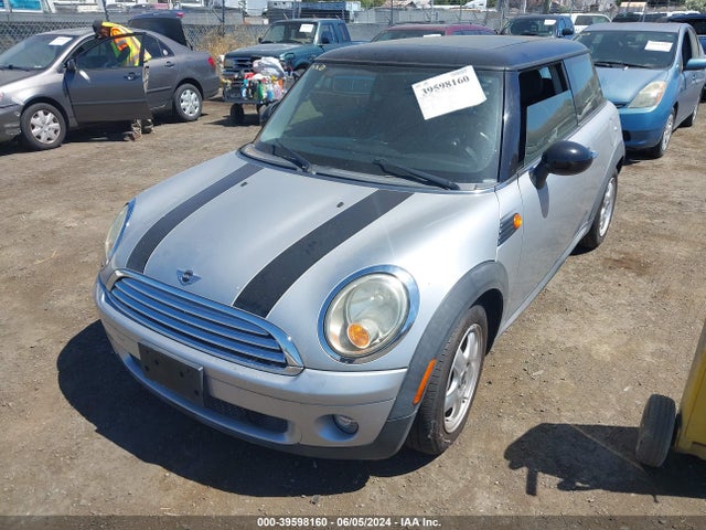 2009 MINI COOPER WMWMF33549TW74413 Photo 1