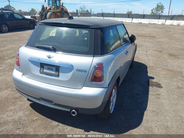 2009 MINI COOPER WMWMF33549TW74413 Photo 3