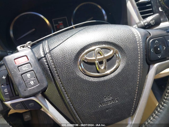 Toyota Highlander Xle V6 2014 5TDKKRFH3ES015617 Image 11