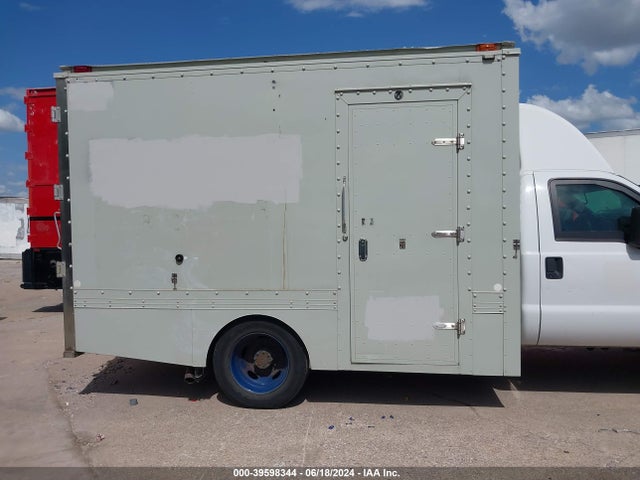 1FDUF5GT1GEA30033 Ford F-550 Chassis Xl