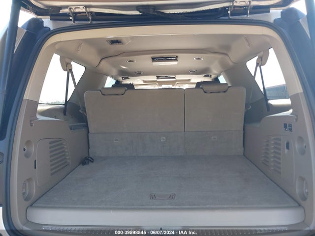 Chevrolet Suburban Premier 2017 1GNSCJKC2HR314339 Image 8