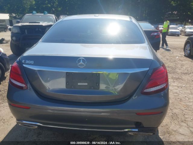 WDDZF4JB4JA448448 Mercedes-Benz E 300