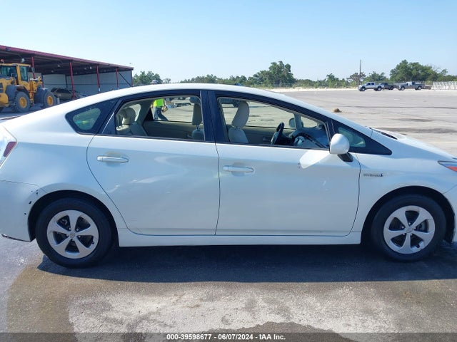 Toyota Prius Two 2015 JTDKN3DU7F0455154 Image 13