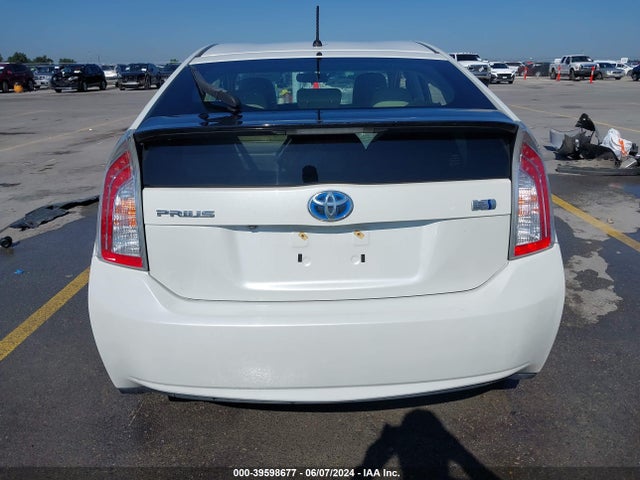 Toyota Prius Two 2015 JTDKN3DU7F0455154 Image 16