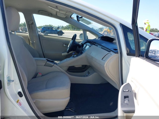 Toyota Prius Two 2015 JTDKN3DU7F0455154 Image 5