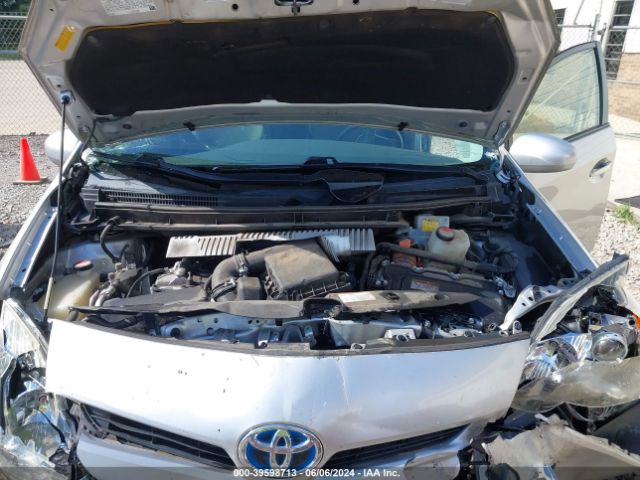 JTDKN3DU6F0464718 Toyota Prius Four