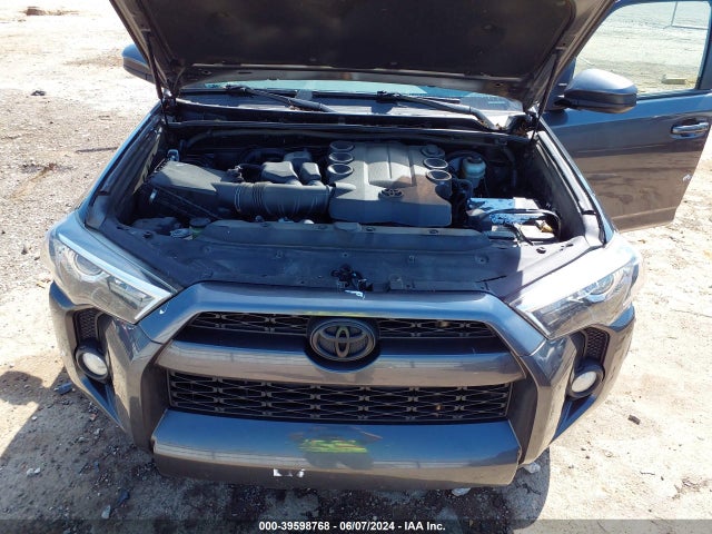 Toyota 4RUNNER SR5 2018 JTEZU5JR9J5167463 Image 10