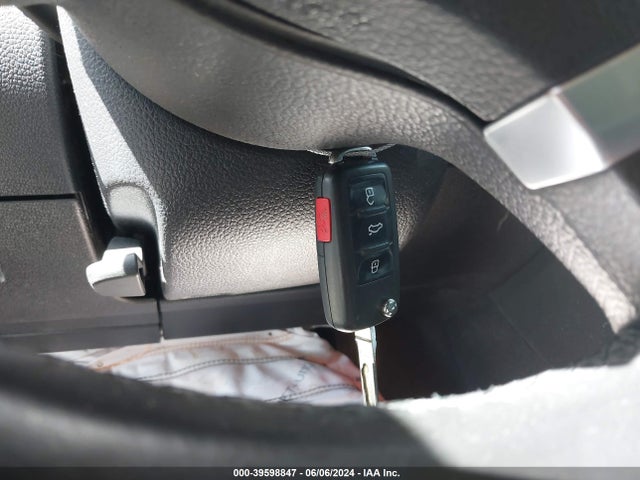Продаж на аукціоні авто 2013 Volkswagen Golf 2.0l Tdi 4-door, vin: WVWDM7AJ5DW079643, номер лоту: 39598847