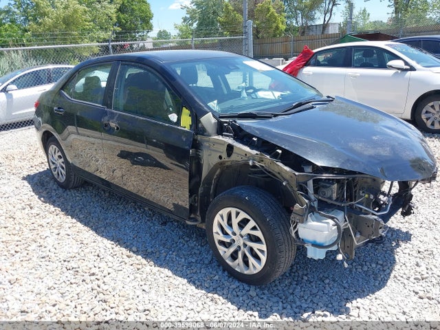 Toyota COROLLA LE 2018 2T1BURHE9JC072985 Image 1