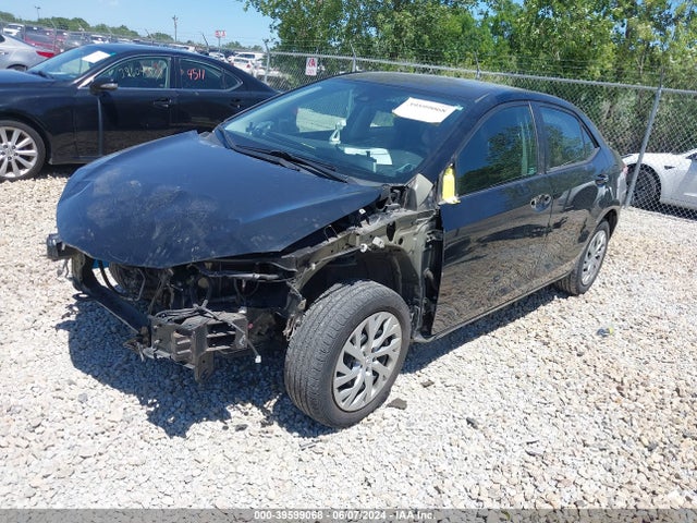 Toyota COROLLA LE 2018 2T1BURHE9JC072985 Image 2