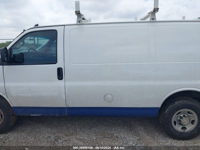Chevrolet Express 2500 Work Van 2017 1GCWGAFF7H1141323 Image 14