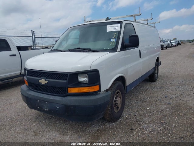 Chevrolet Express 2500 Work Van 2017 1GCWGAFF7H1141323 Image 2