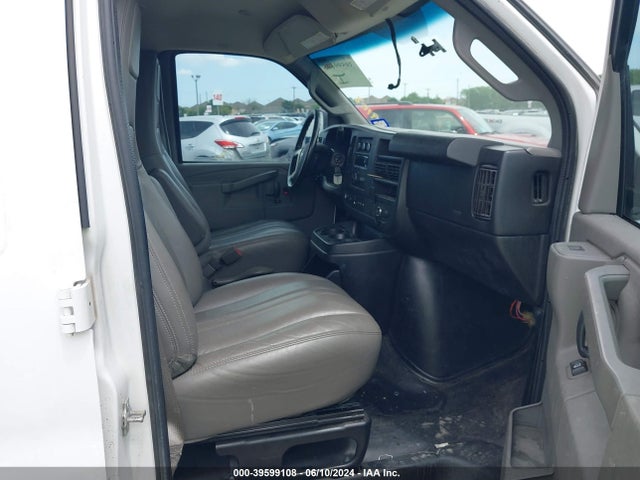 Chevrolet Express 2500 Work Van 2017 1GCWGAFF7H1141323 Image 5