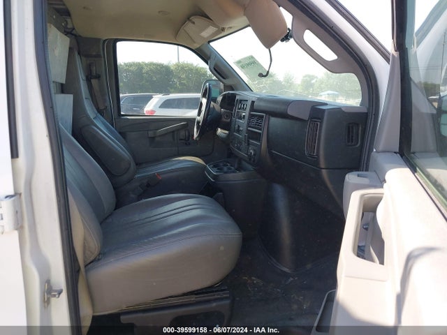 Chevrolet Express 2500 Work Van 2017 1GCWGAFF9H1161010 Image 5