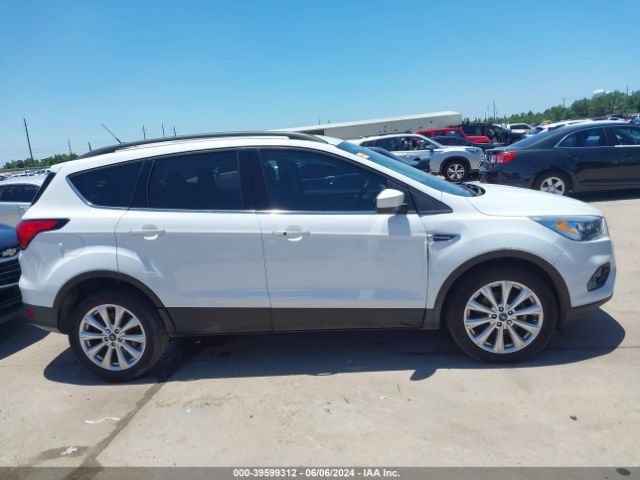 1FMCU0HDXKUC02134 Ford ESCAPE SEL