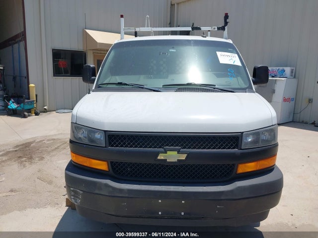 Chevrolet Express 2500 Work Van 2018 1GCWGAFP4J1339873 Image 12