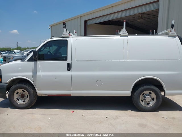Chevrolet Express 2500 Work Van 2018 1GCWGAFP4J1339873 Image 14