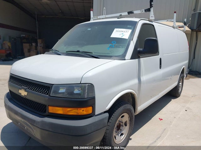 Chevrolet Express 2500 Work Van 2018 1GCWGAFP4J1339873 Image 2